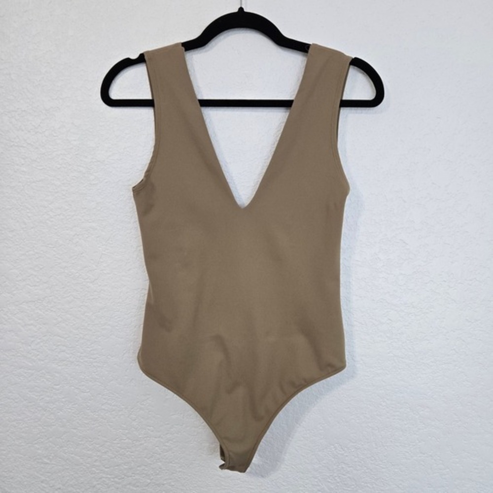 Intimately Free People Seamless Deep V Bodysuit Tan Ribbed Snap Bottom Women's S